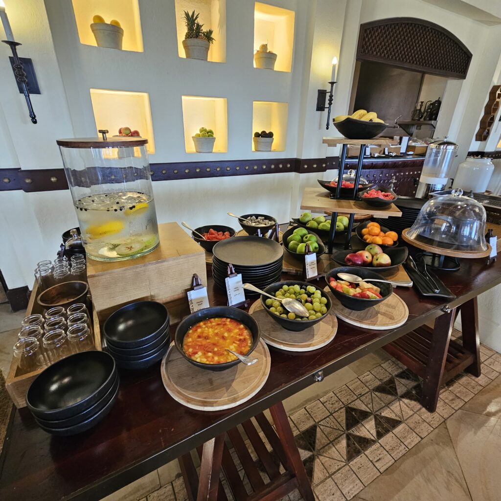 Al Maha Desert Resort Al Diwaan Breakfast