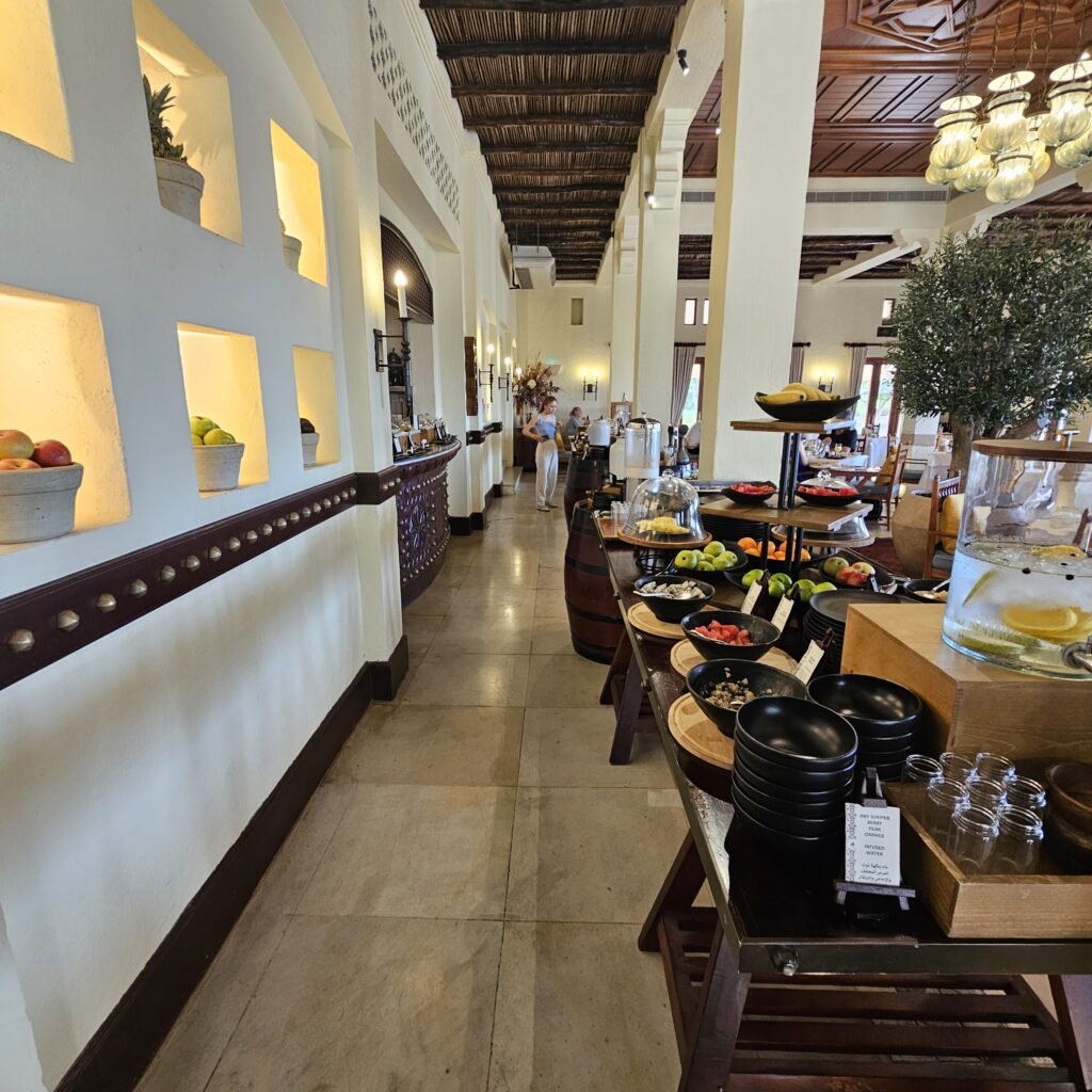 Al Maha Desert Resort Al Diwaan Breakfast