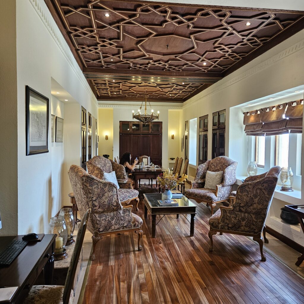 Al Maha Desert Resort Lounge