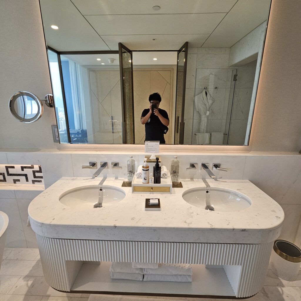 St. Regis Dubai The Palm Grand Deluxe Bathroom Sinks