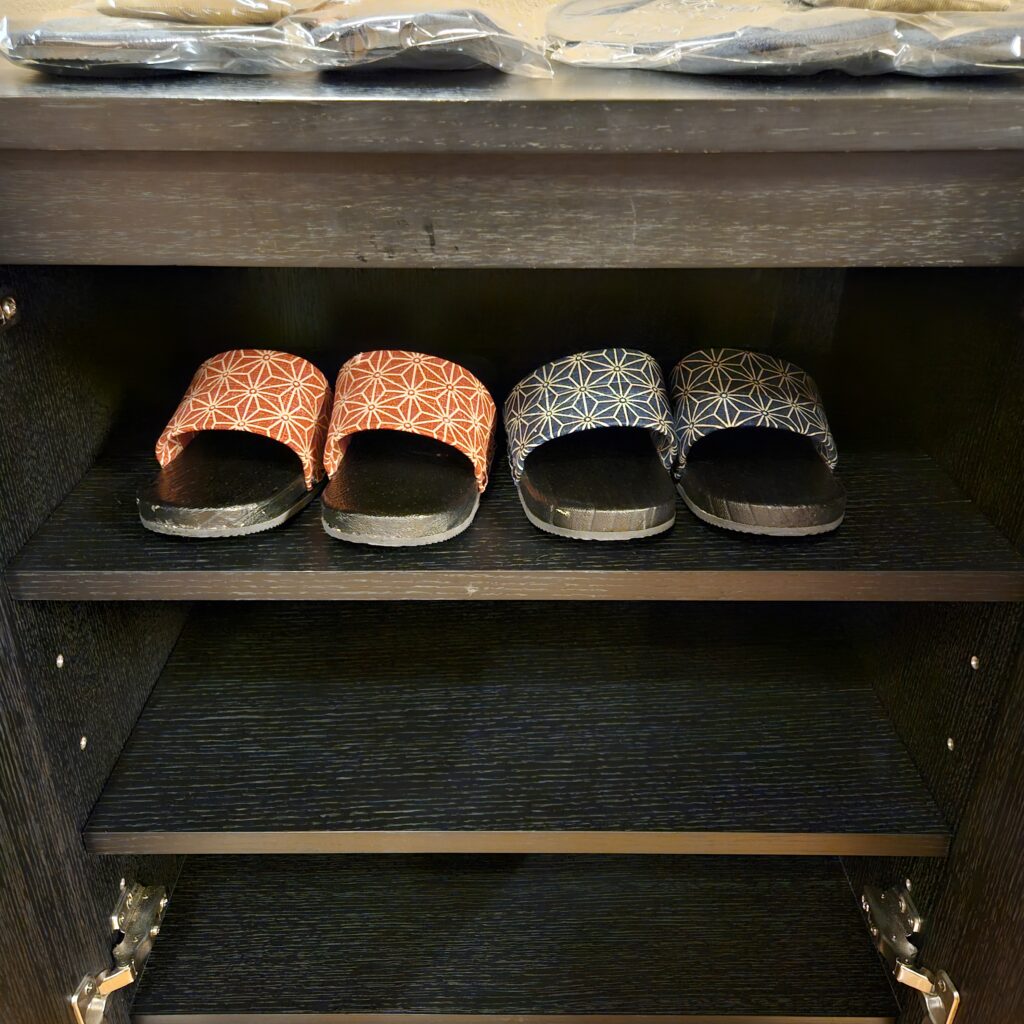 Takanawa Hanakohro Geta Sandals