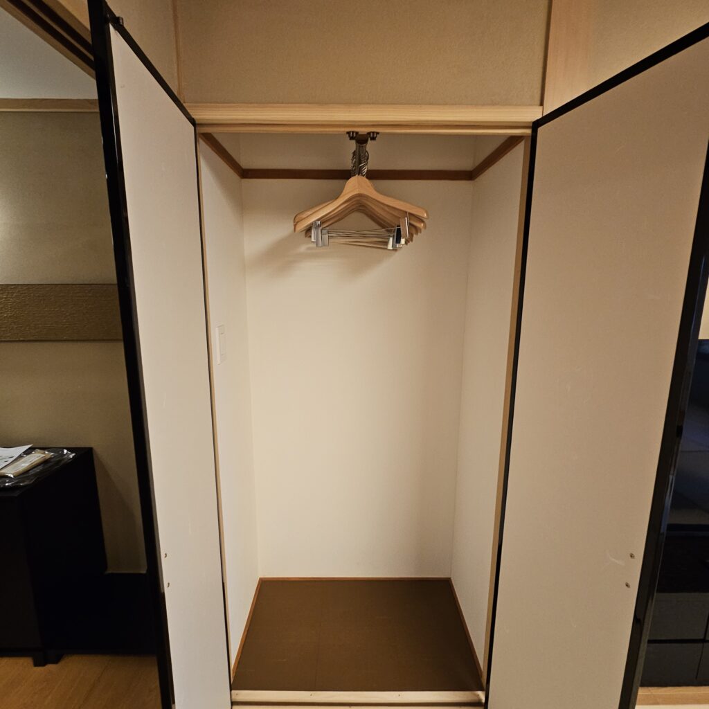Takanawa Hanakohro Japanese Suite "Shion" Closet