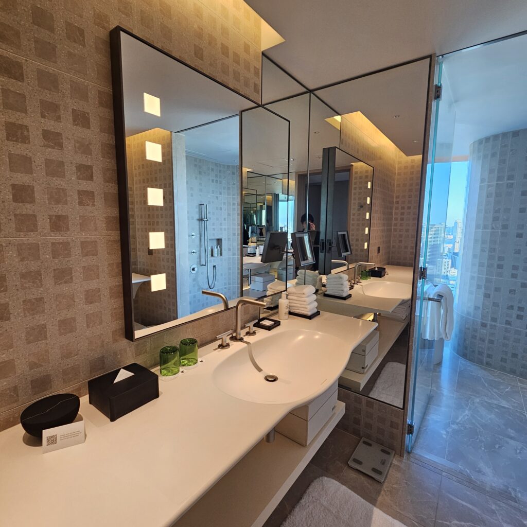 JW Marriott Tokyo Executive Suite Bathroom