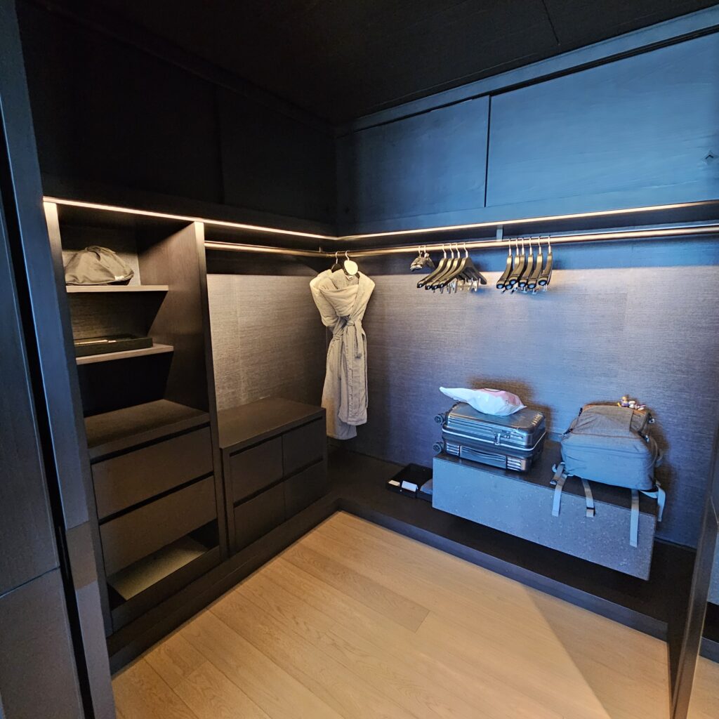JW Marriott Tokyo Executive Suite Walk-in Closet
