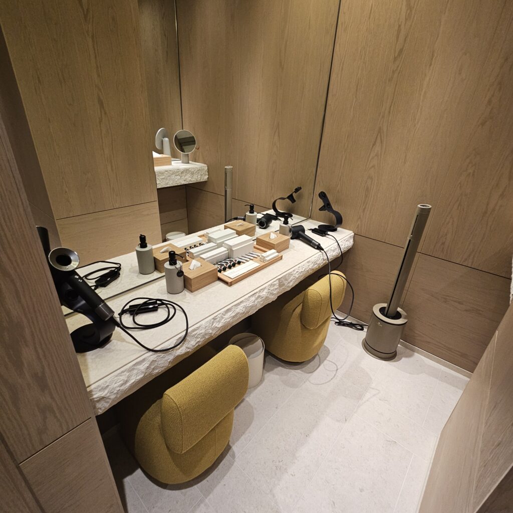 JW Marriott Tokyo Locker Room