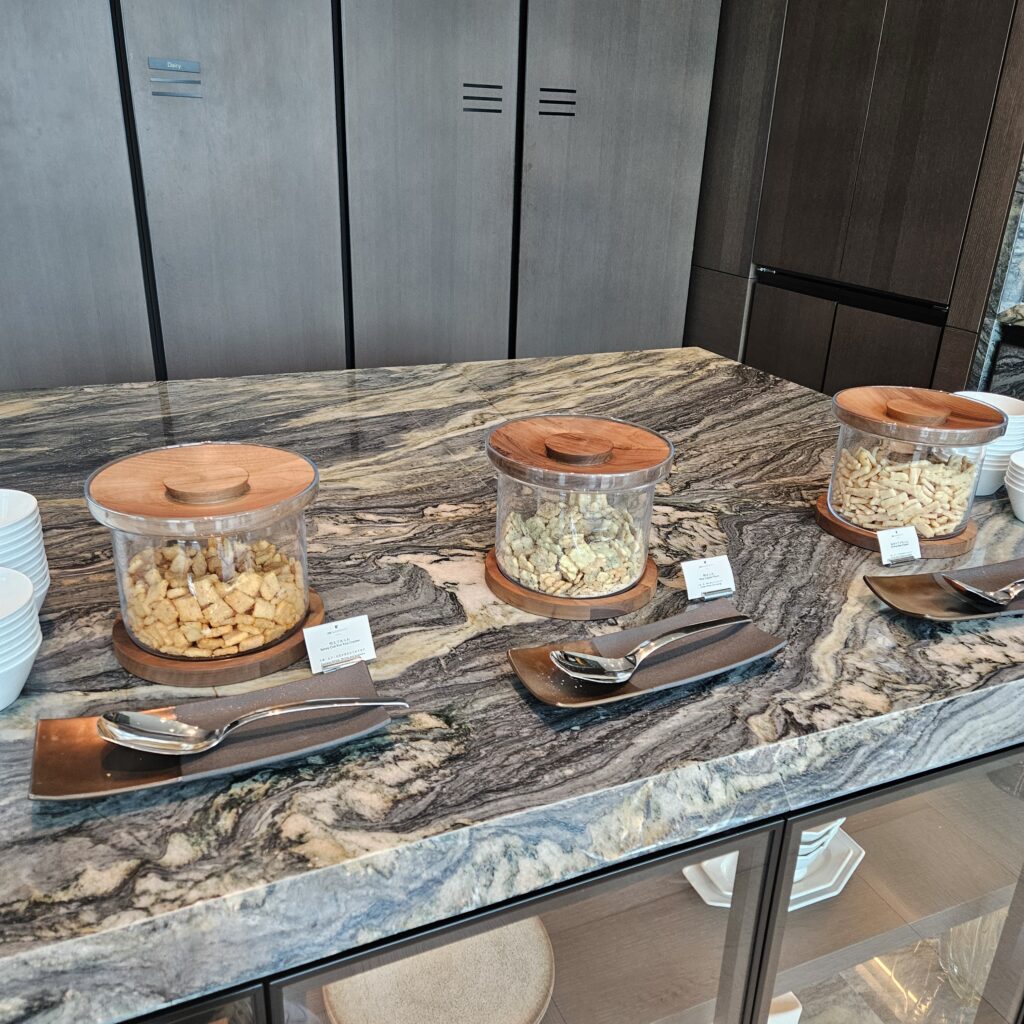 JW Marriott Tokyo Executive Lounge Afternoon Tea