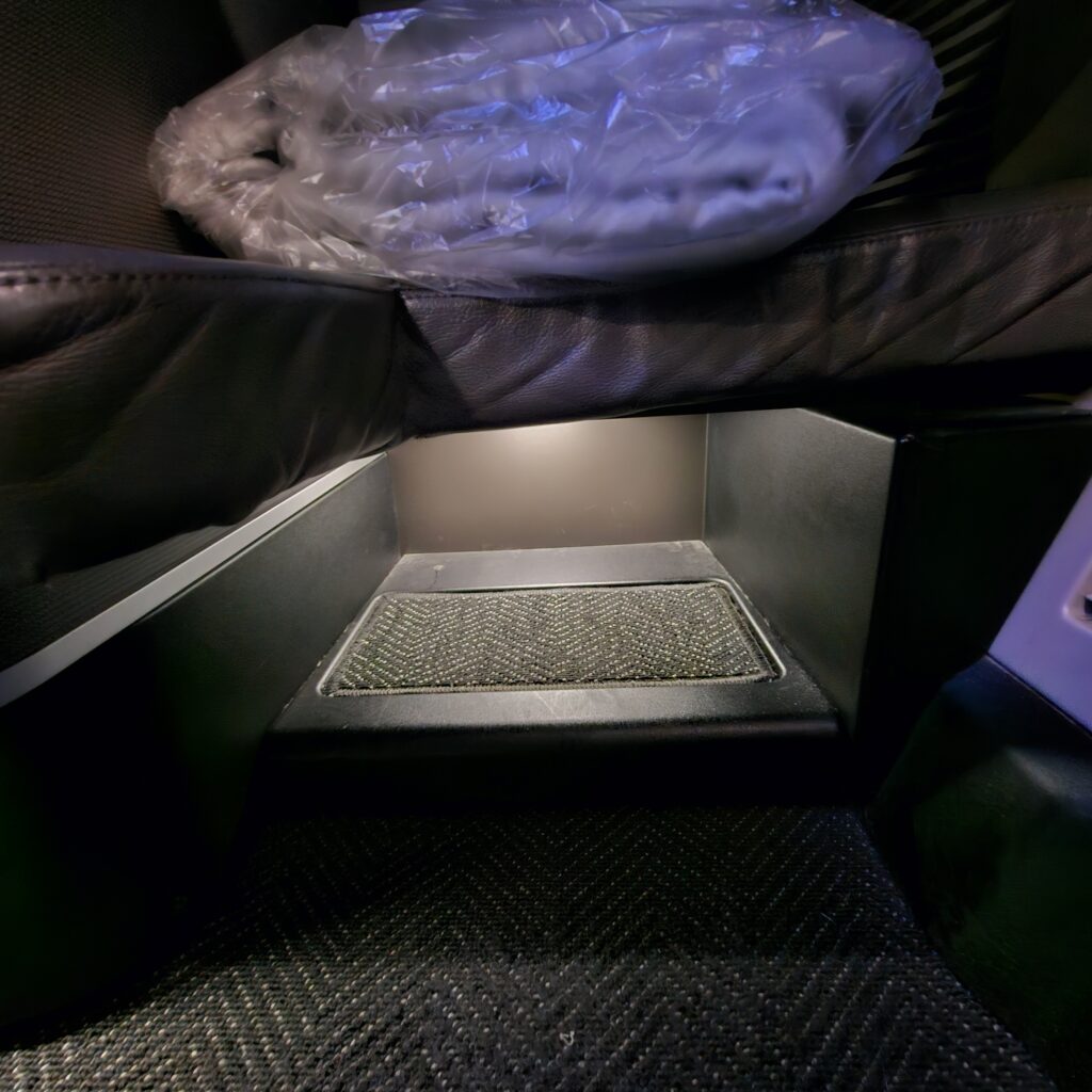 United Polaris Boeing 787-9 Footwell