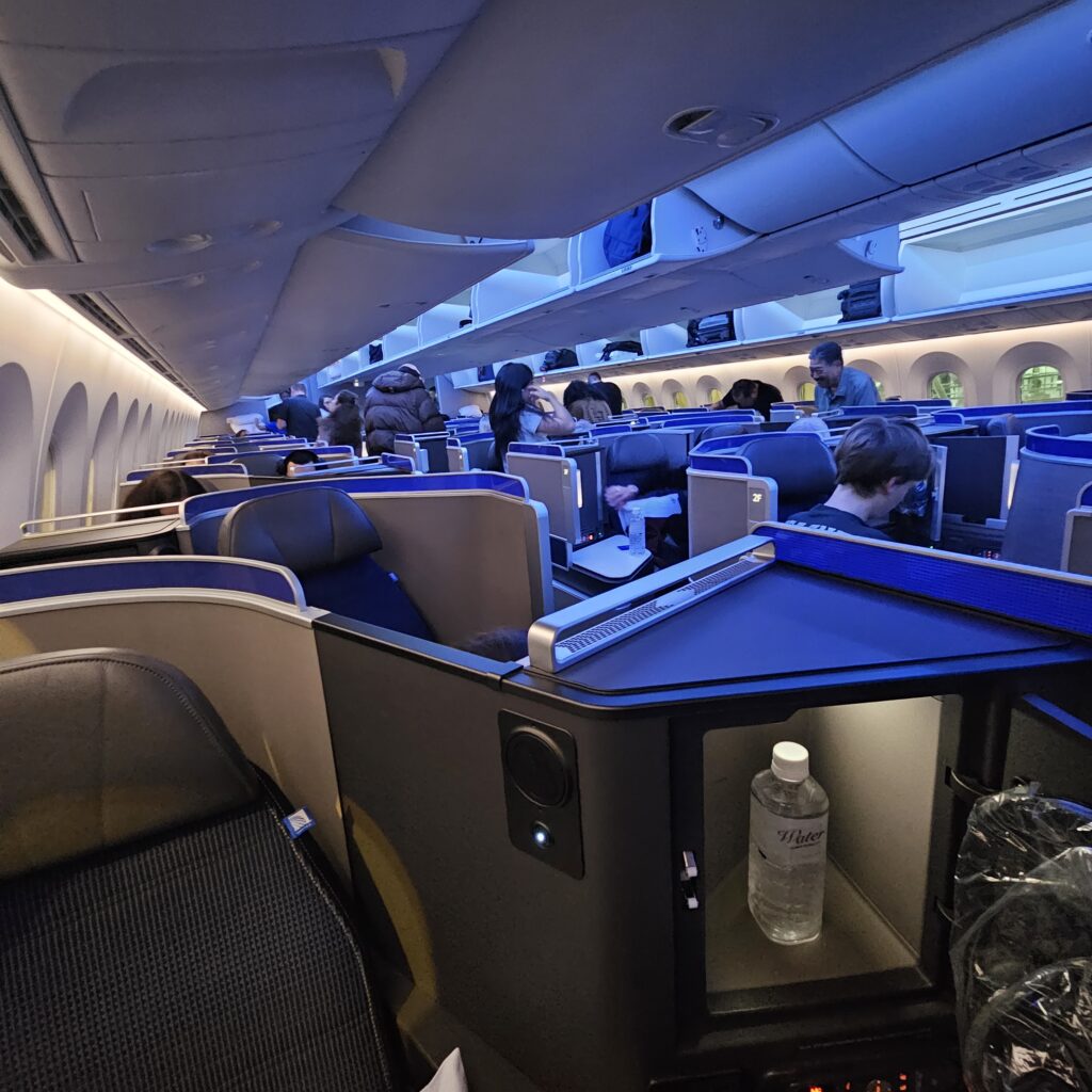 United Polaris Boeing 787-9 Business Class Cabin