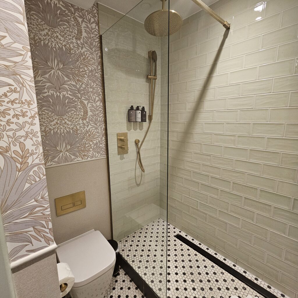 The Welbeck Hotel London Double Standard Room Bathroom