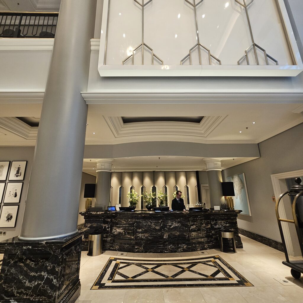 Ritz-Carlton Berlin Front Desk