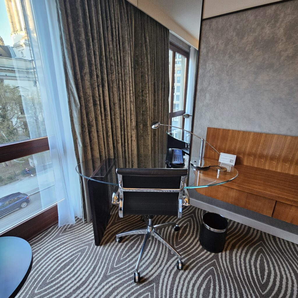 Hilton Berlin King Guest Room Table