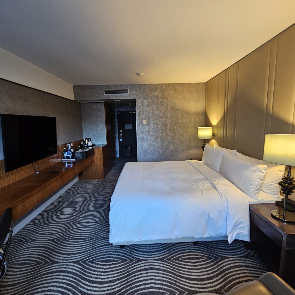 Hilton Berlin King Guest Room