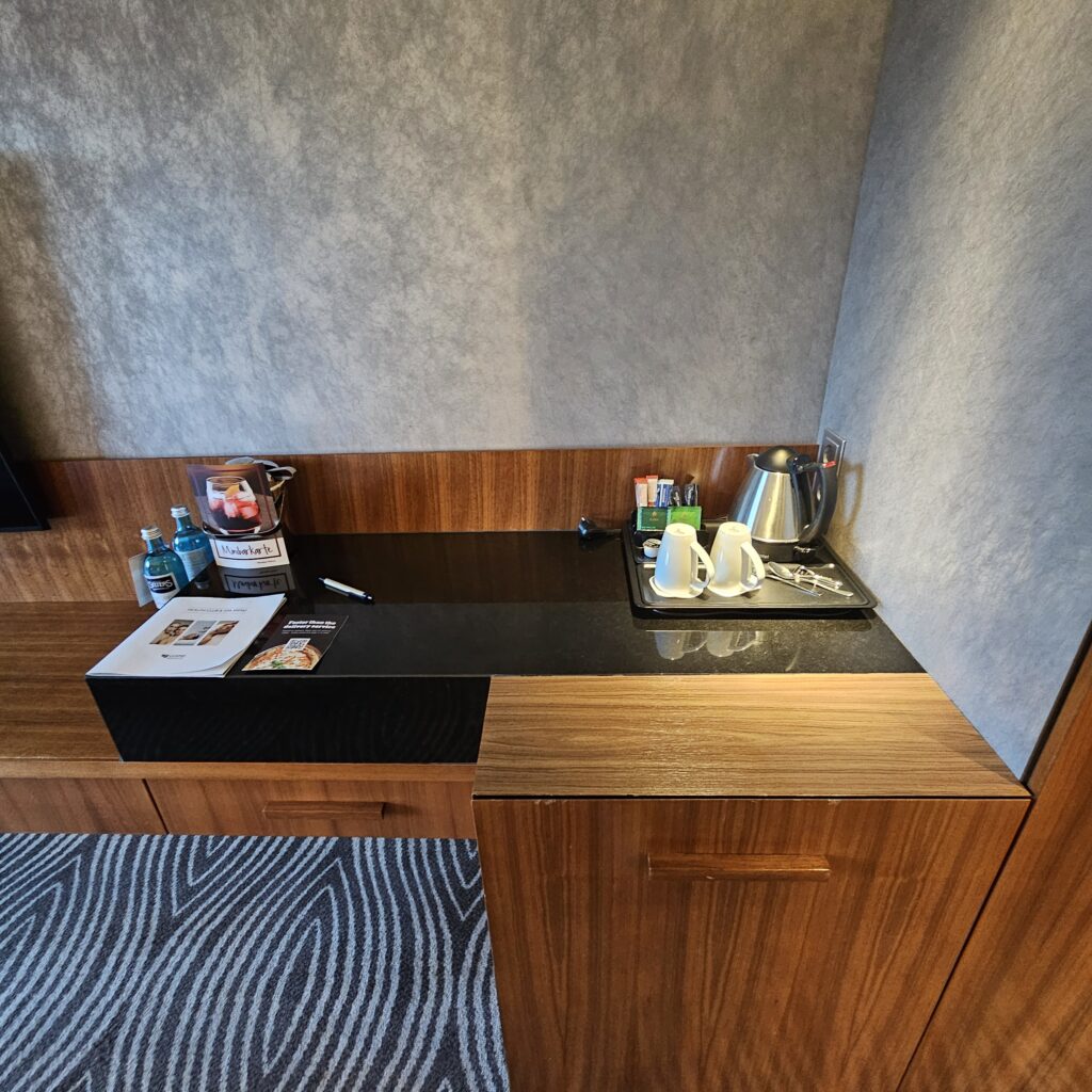 Hilton Berlin King Guest Room Pantry