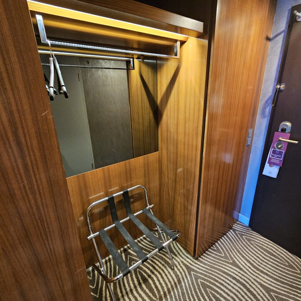 Hilton Berlin King Guest Room