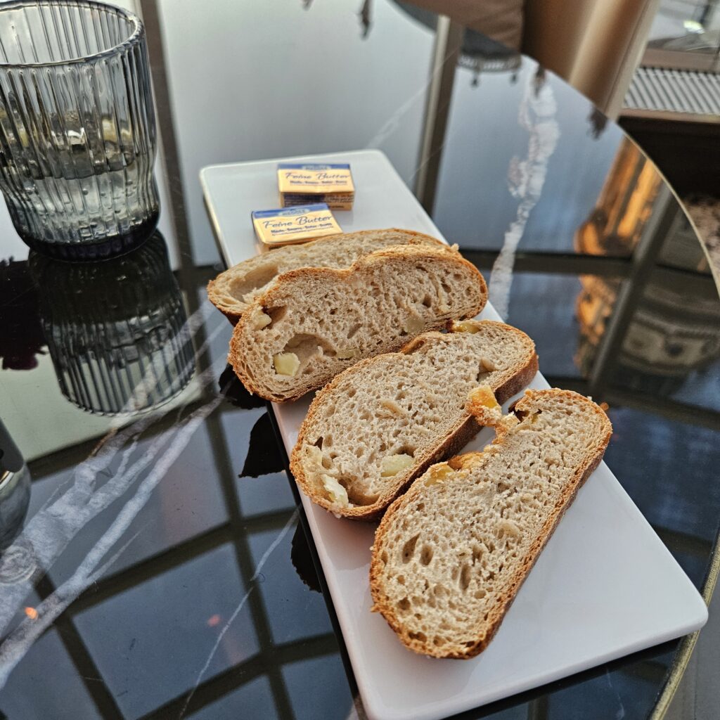 Hilton Berlin Beletage Restaurant Dinner Bread