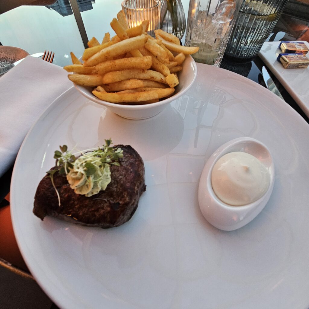 Hilton Berlin Beletage Restaurant Dinner Steak Frites