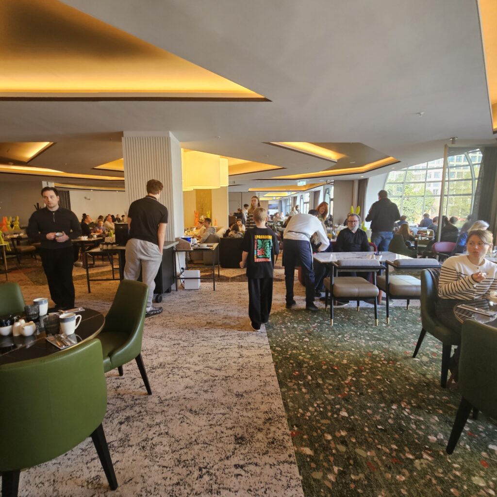 Hilton Berlin Beletage Restaurant Breakfast