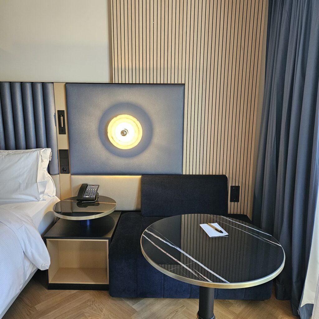 Hilton Berlin King Executive Renovated Room Bedside Sofa